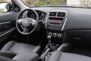 listing_main_2014_Mitsubishi_ASX_Interior_3